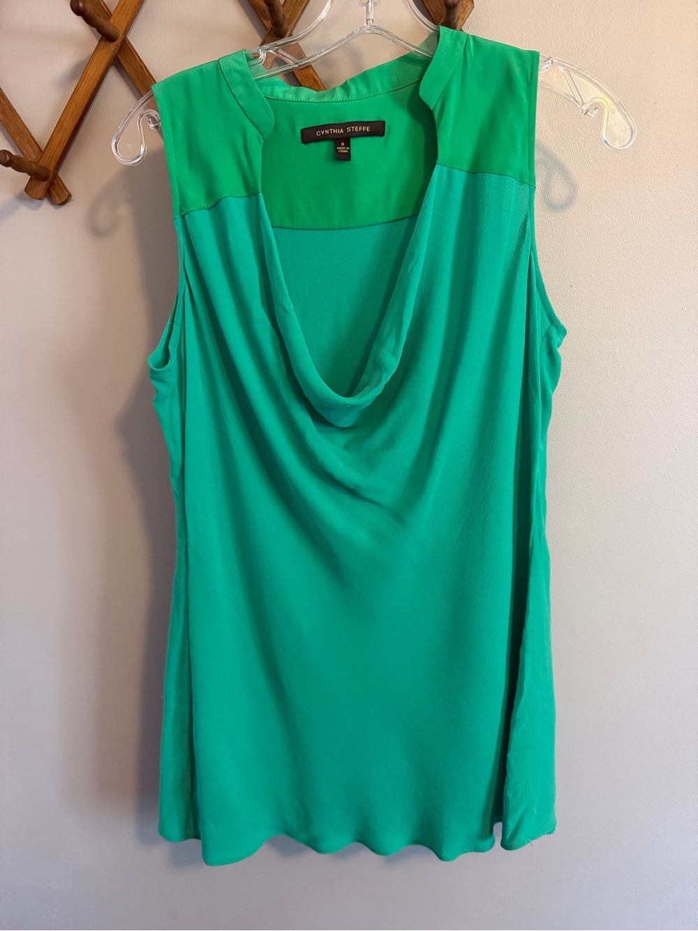 Cynthia Steffe 100% Silk Cowl Neck Tank Top Green 8